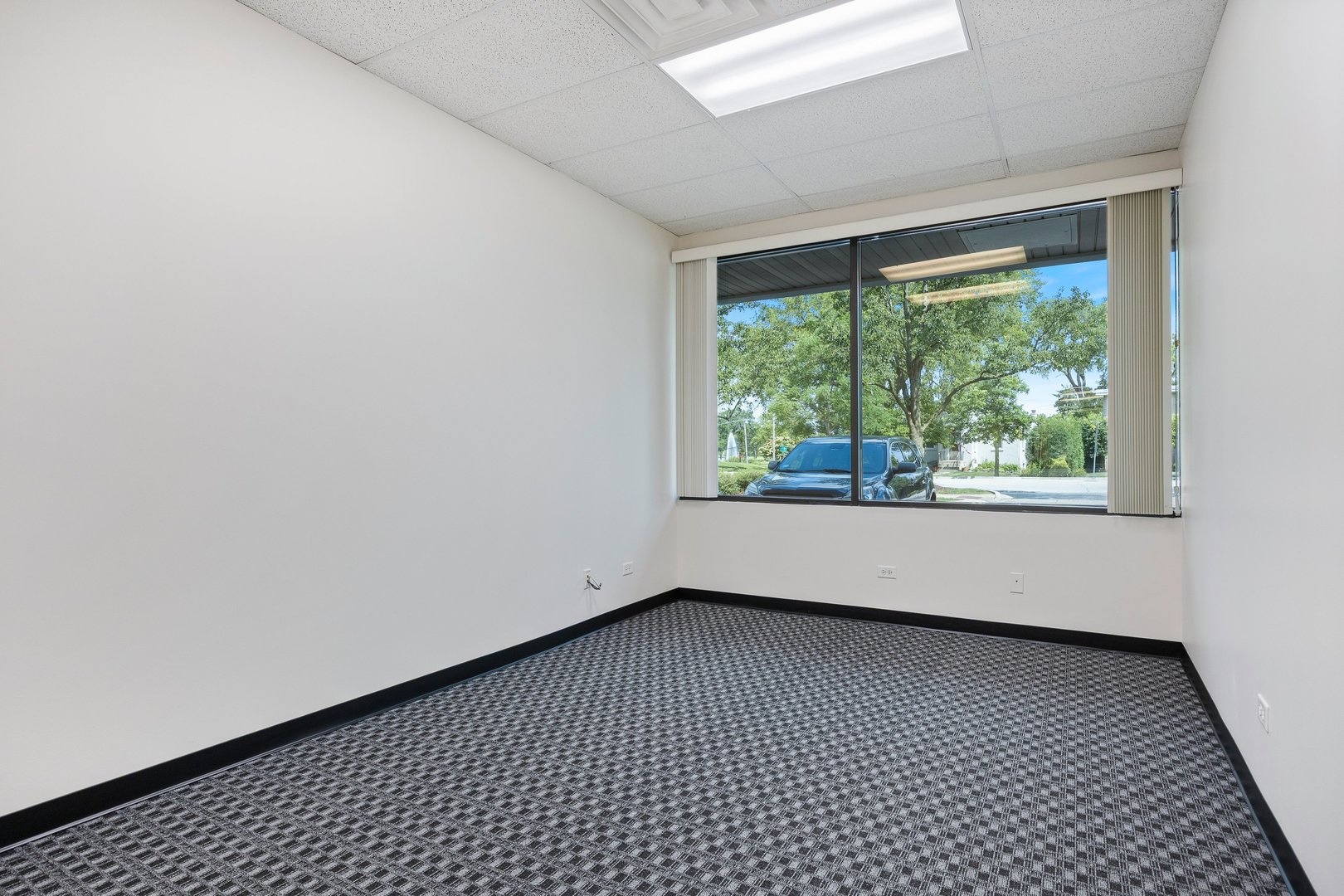 1111 Burlington Avenue #108B, Lisle, IL 60532