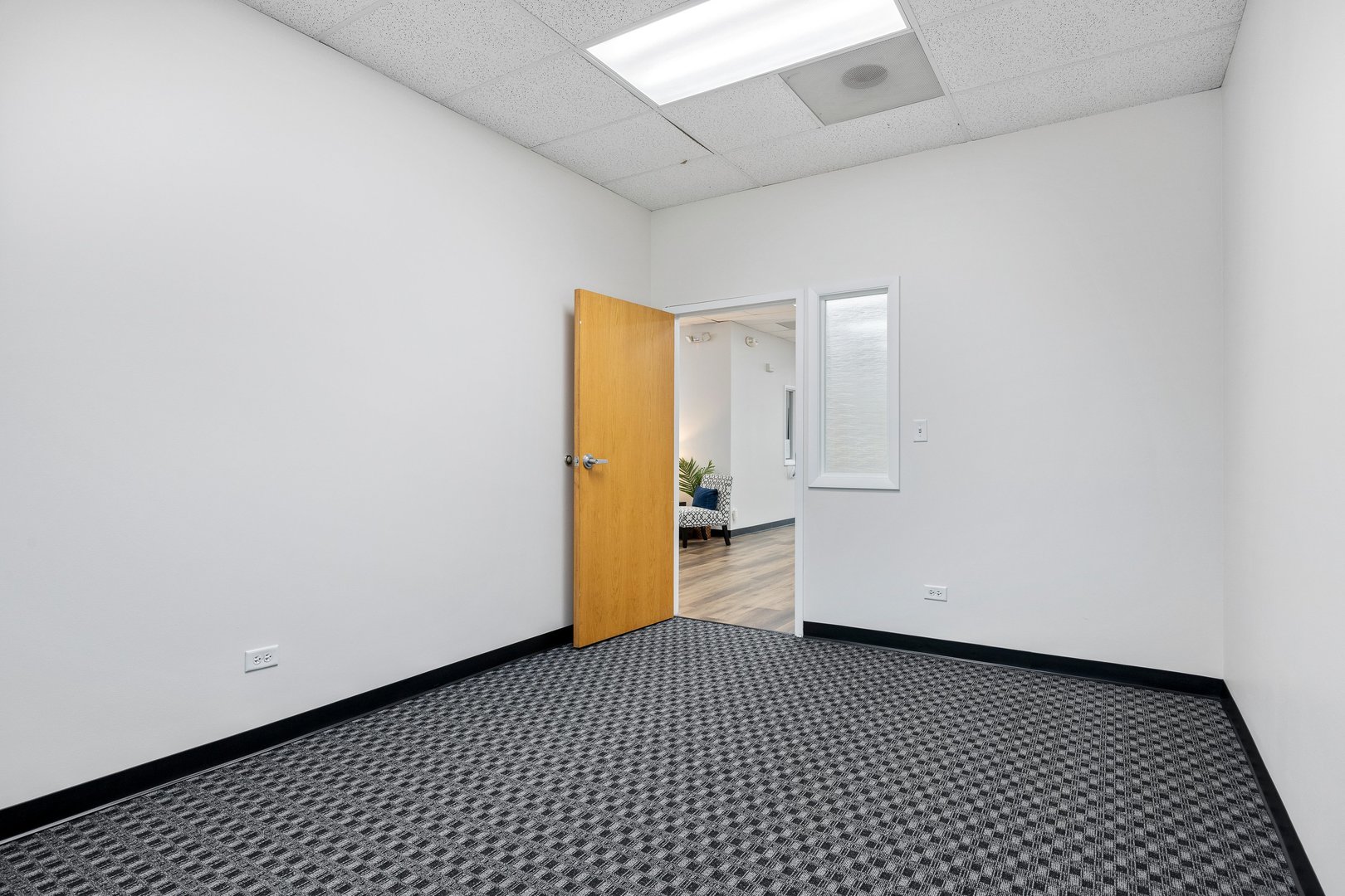 1111 Burlington Avenue #108B, Lisle, IL 60532