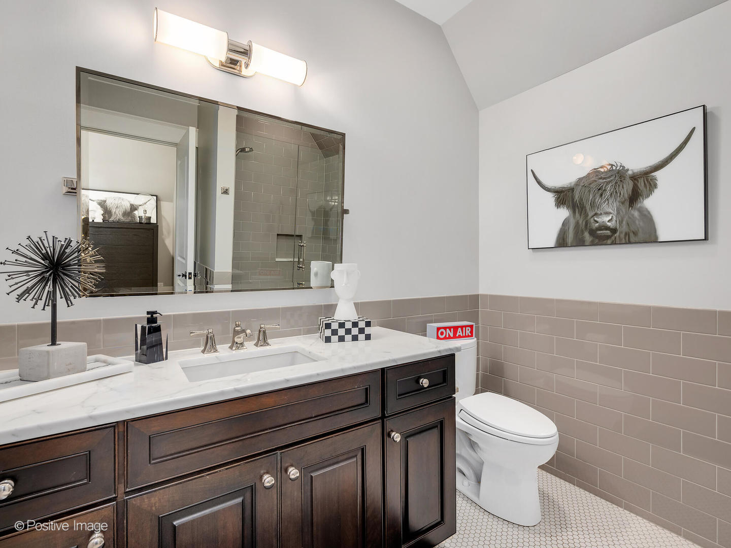 266 N Montclair Avenue, Glen Ellyn, IL 60137