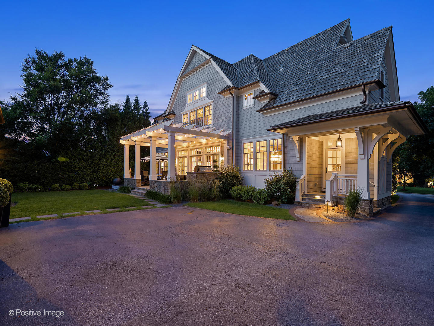 266 N Montclair Avenue, Glen Ellyn, IL 60137