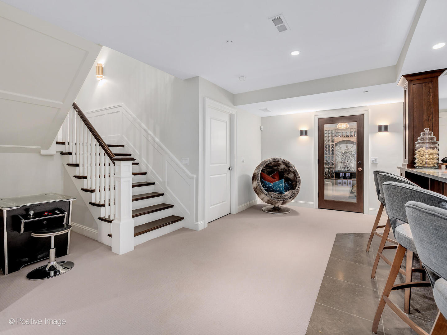 266 N Montclair Avenue, Glen Ellyn, IL 60137