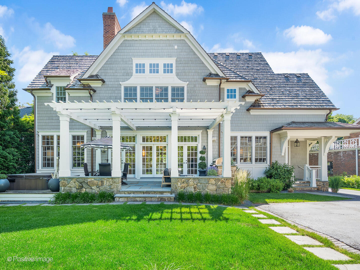 266 N Montclair Avenue, Glen Ellyn, IL 60137
