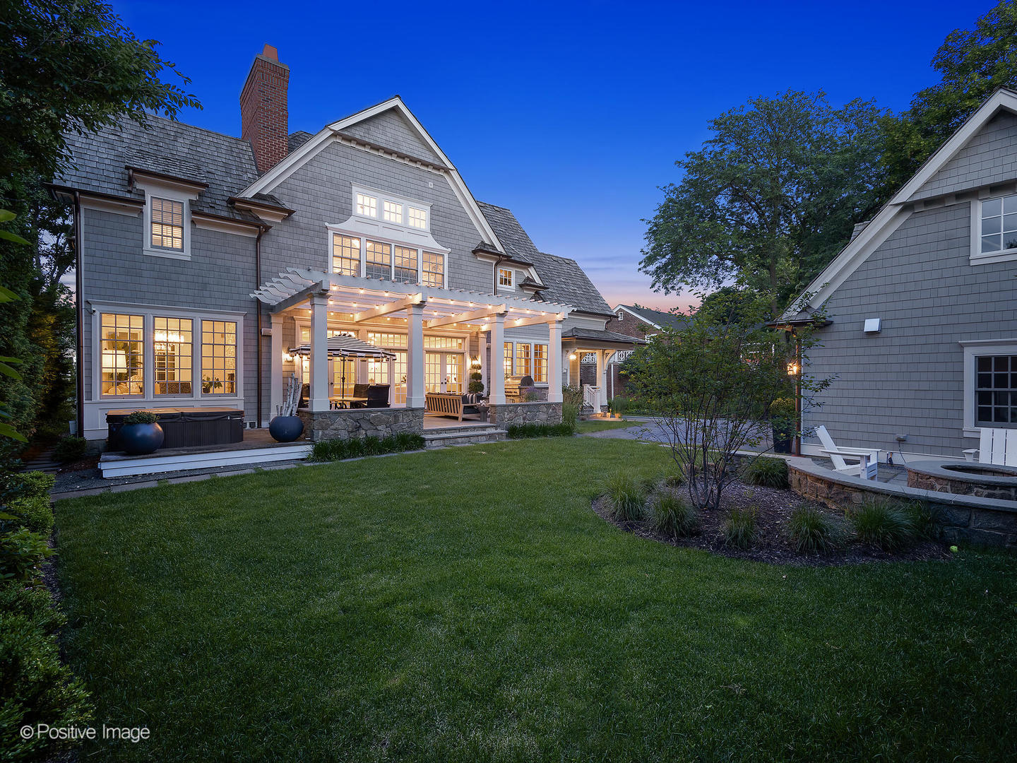 266 N Montclair Avenue, Glen Ellyn, IL 60137