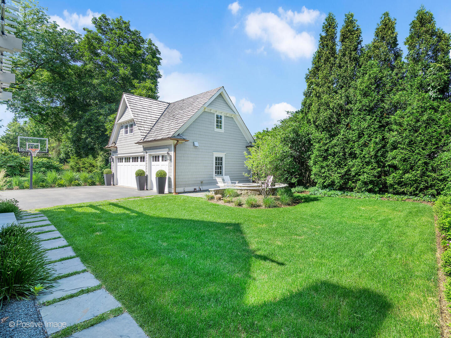 266 N Montclair Avenue, Glen Ellyn, IL 60137