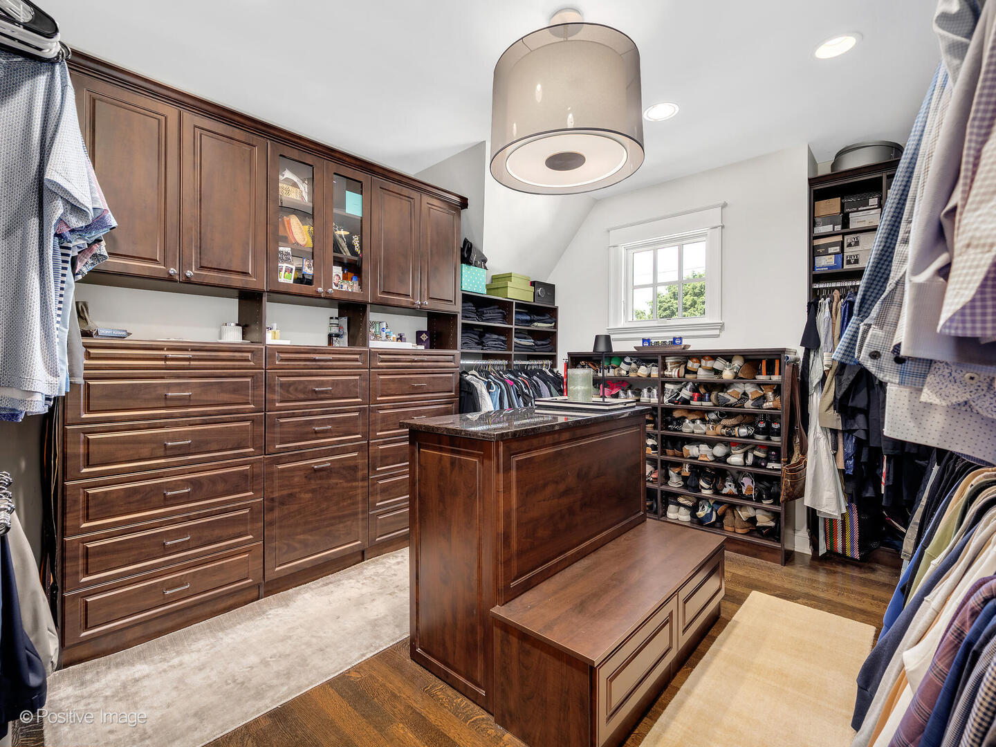 266 N Montclair Avenue, Glen Ellyn, IL 60137