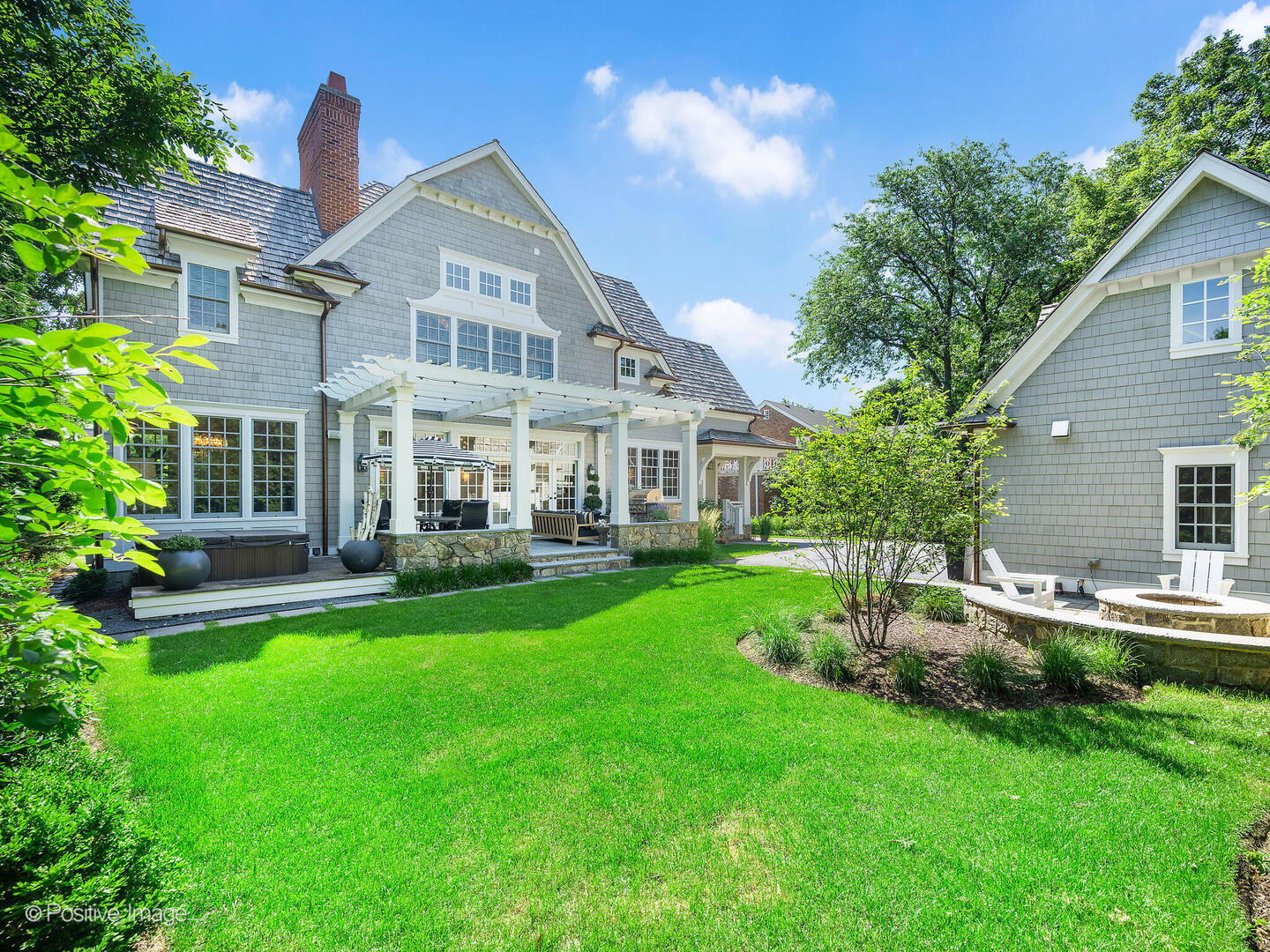 266 N Montclair Avenue, Glen Ellyn, IL 60137