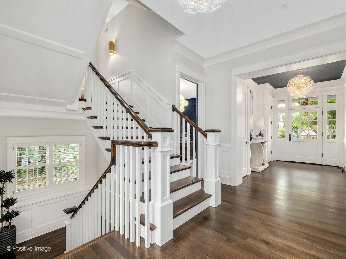 266 N Montclair Avenue, Glen Ellyn, IL 60137