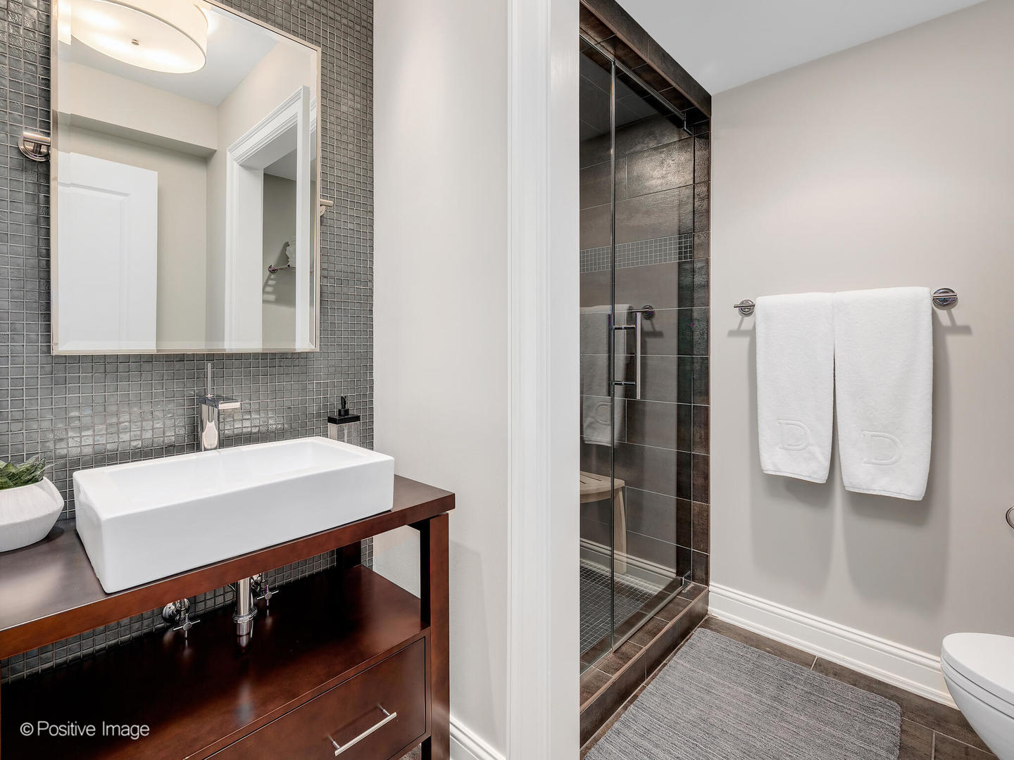 266 N Montclair Avenue, Glen Ellyn, IL 60137