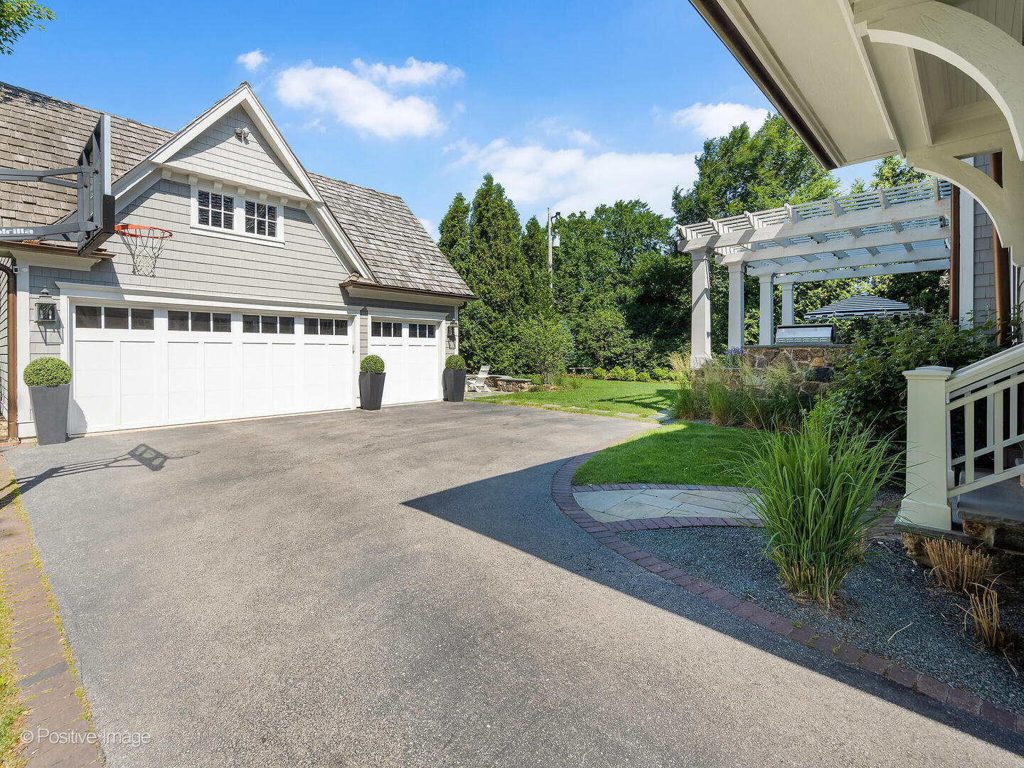 266 N Montclair Avenue, Glen Ellyn, IL 60137