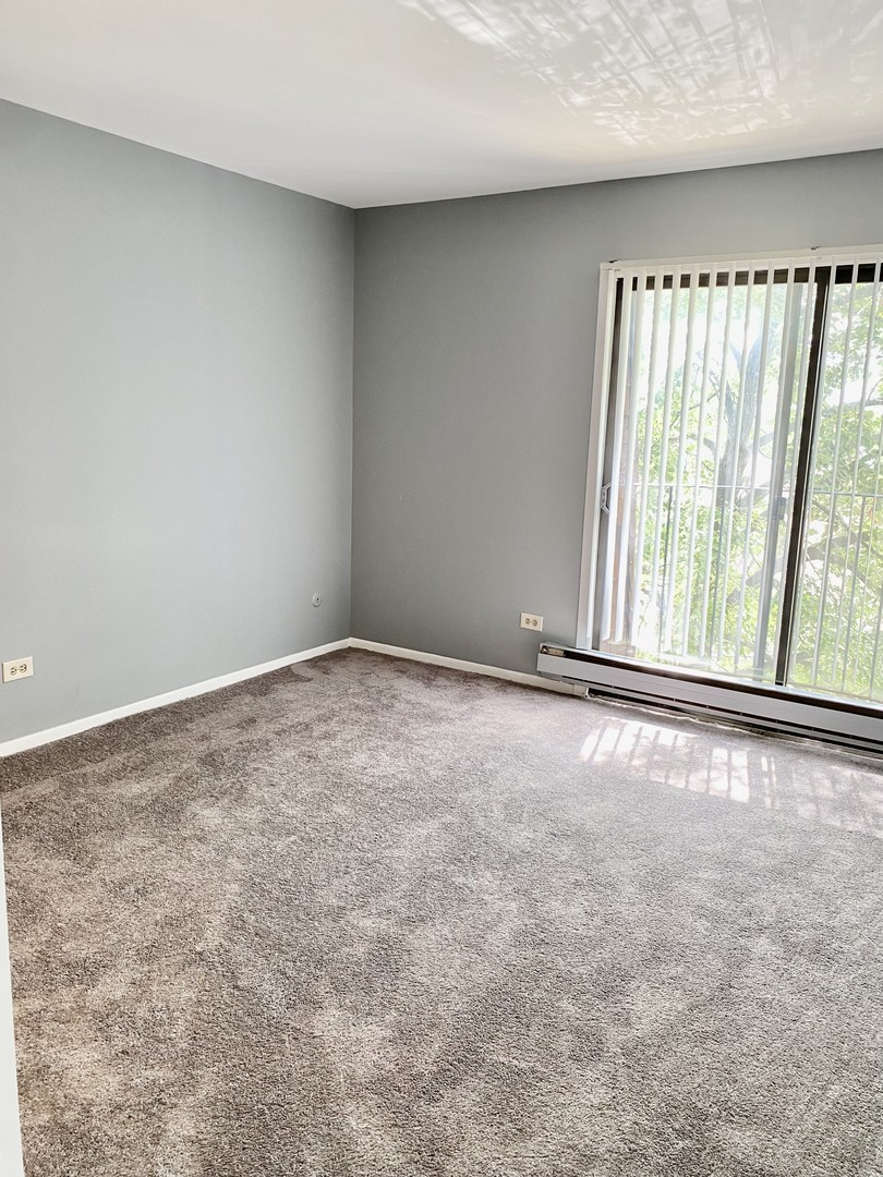 190 S Waters Edge Drive #302, Glendale Heights, IL 60139