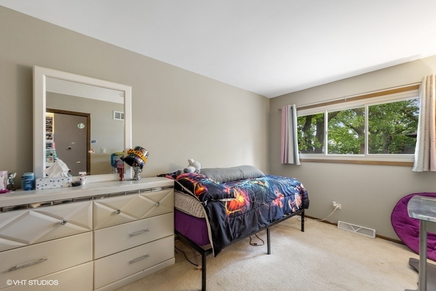 1127 Alpine Lane, Lemont, IL 60439