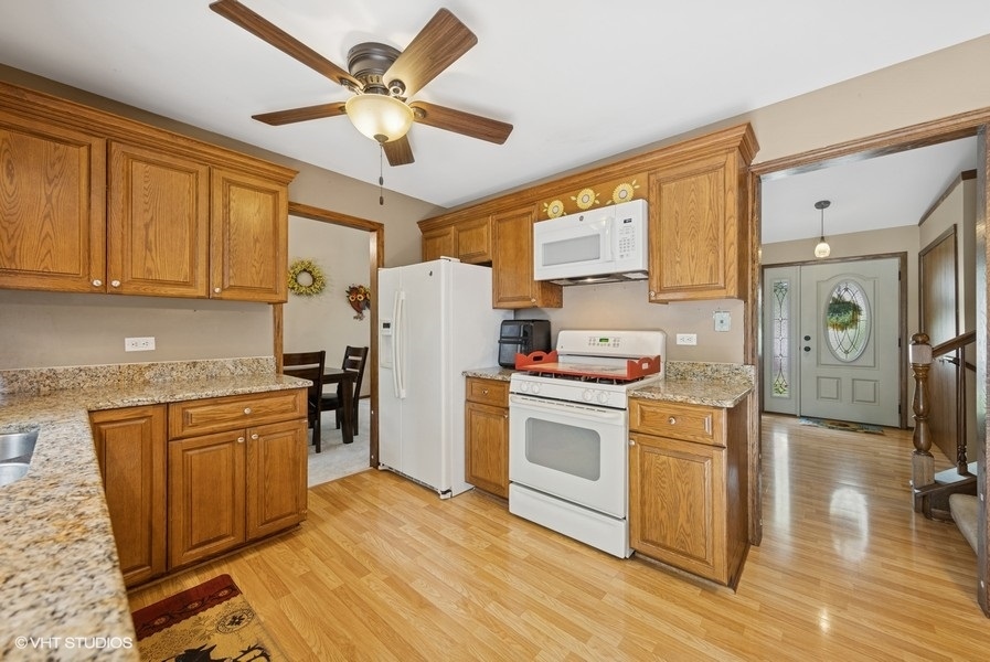 1127 Alpine Lane, Lemont, IL 60439