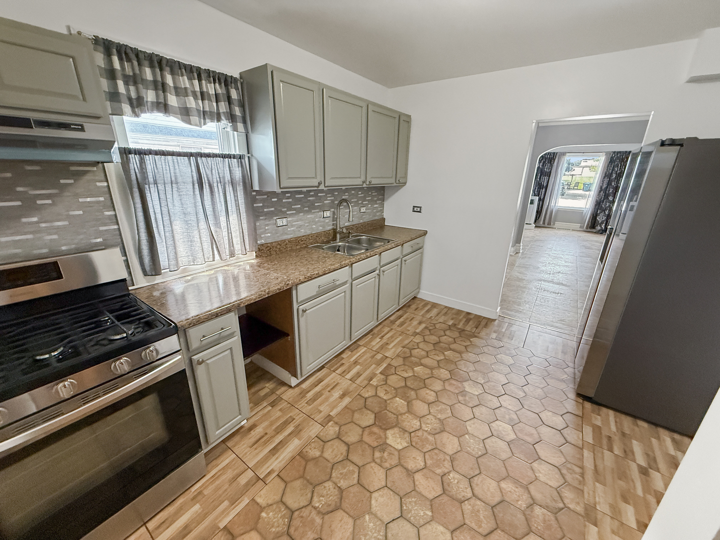 1917 16th Street, North Chicago, IL 60064