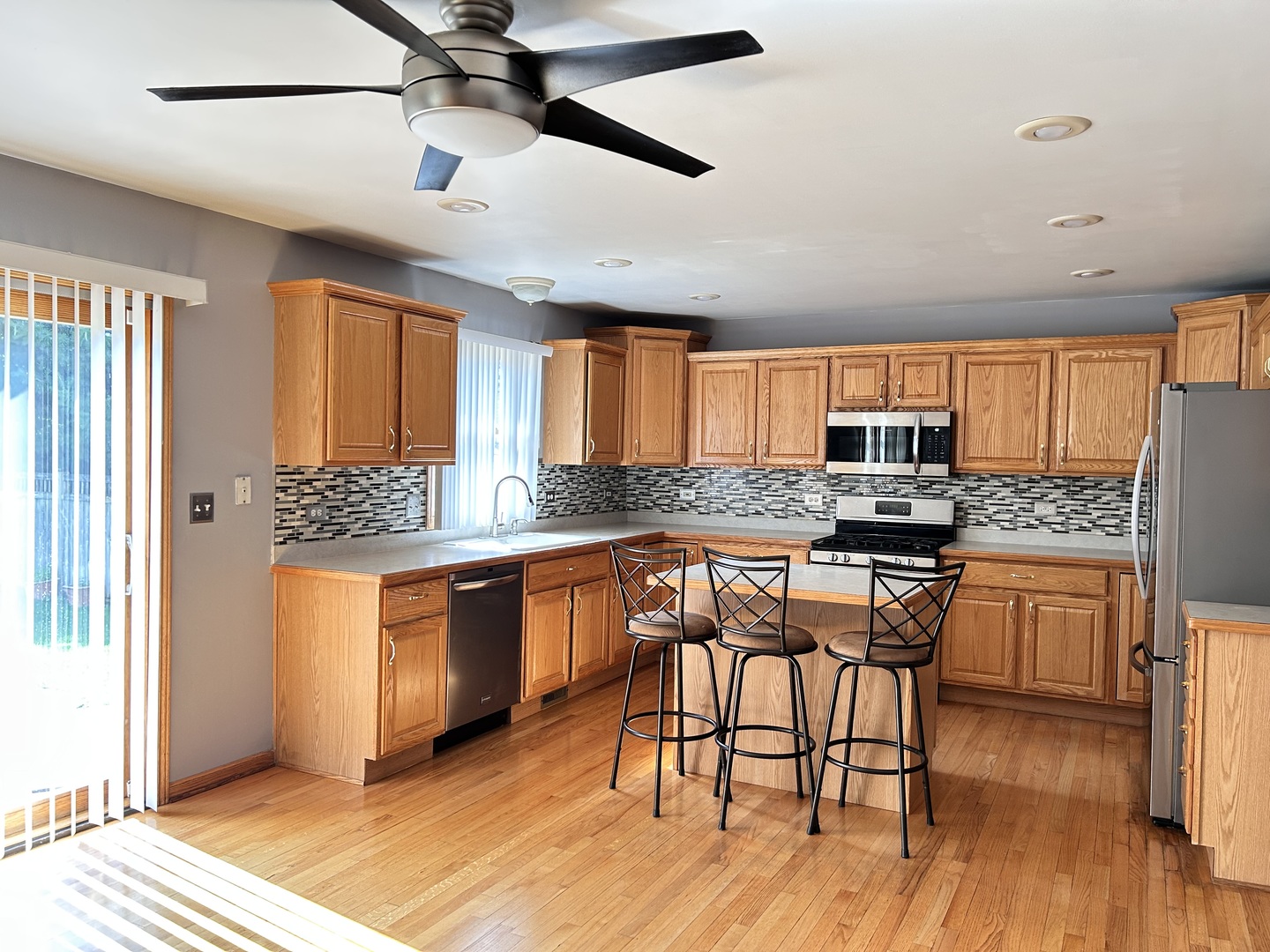 1N065 Papworth Street, Carol Stream, IL 60188