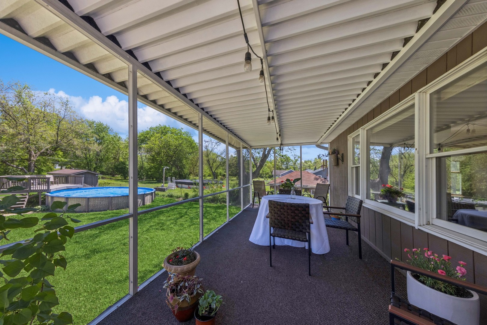 5873 Walnut Avenue, Downers Grove, IL 60516