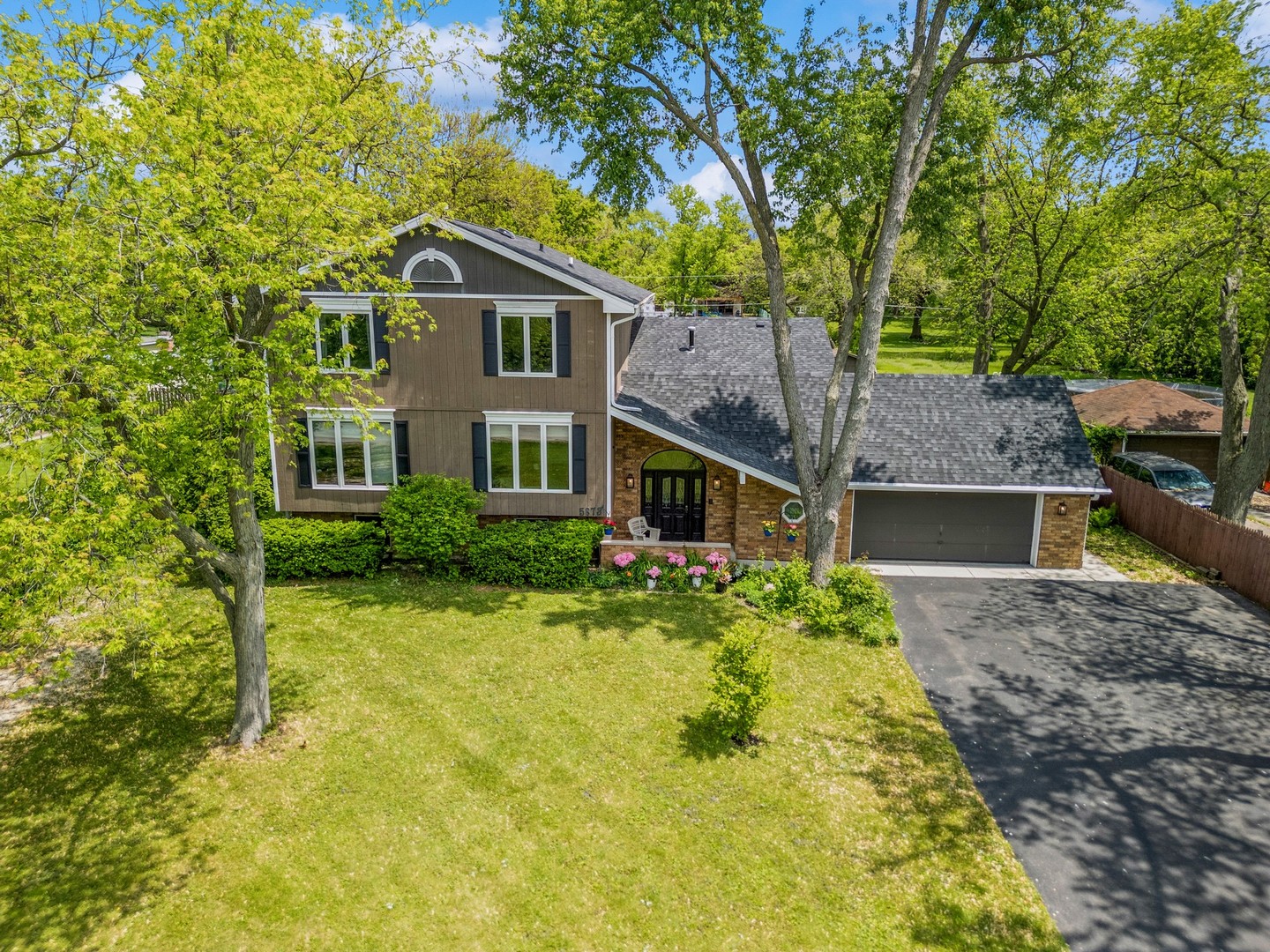 5873 Walnut Avenue, Downers Grove, IL 60516