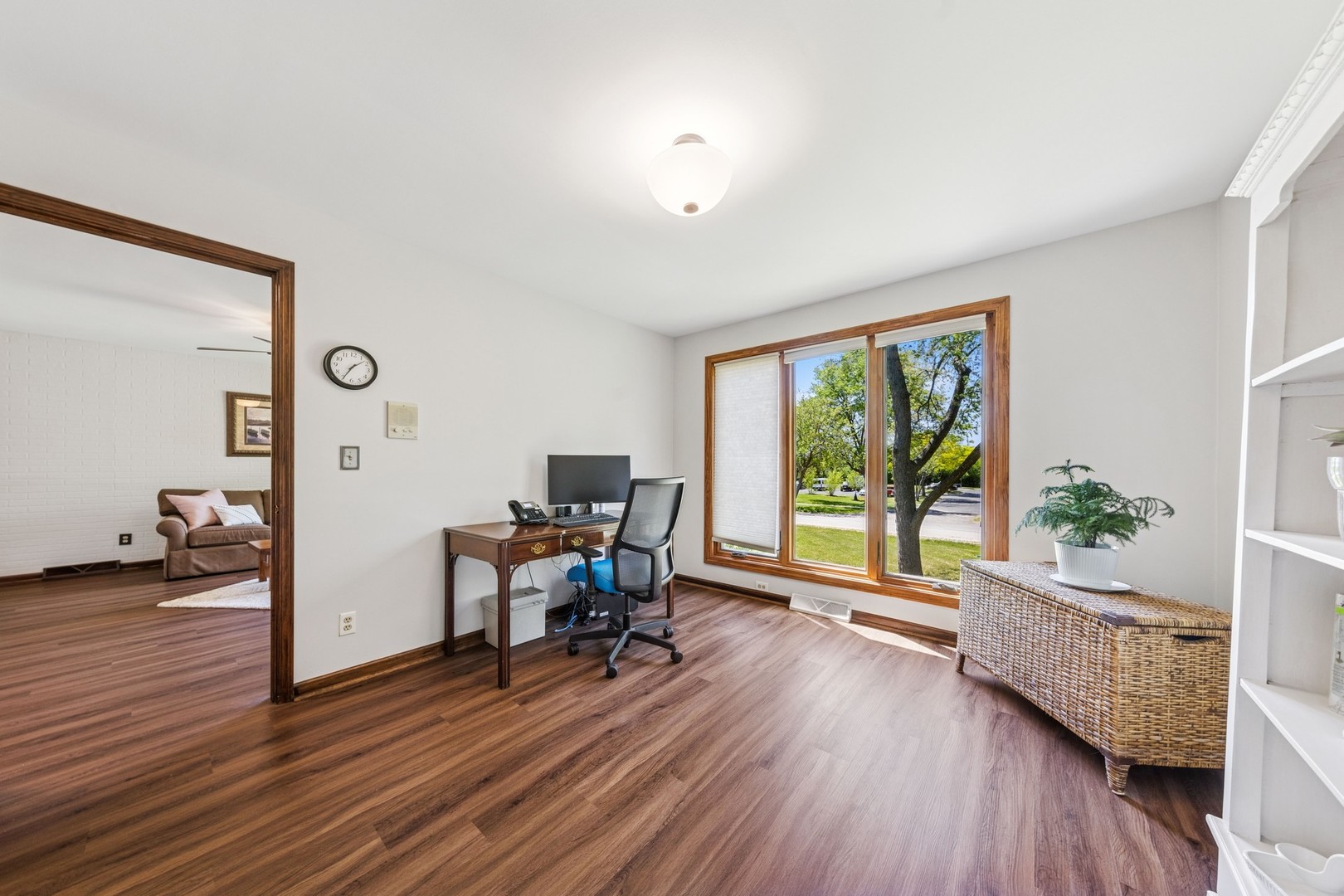 5873 Walnut Avenue, Downers Grove, IL 60516