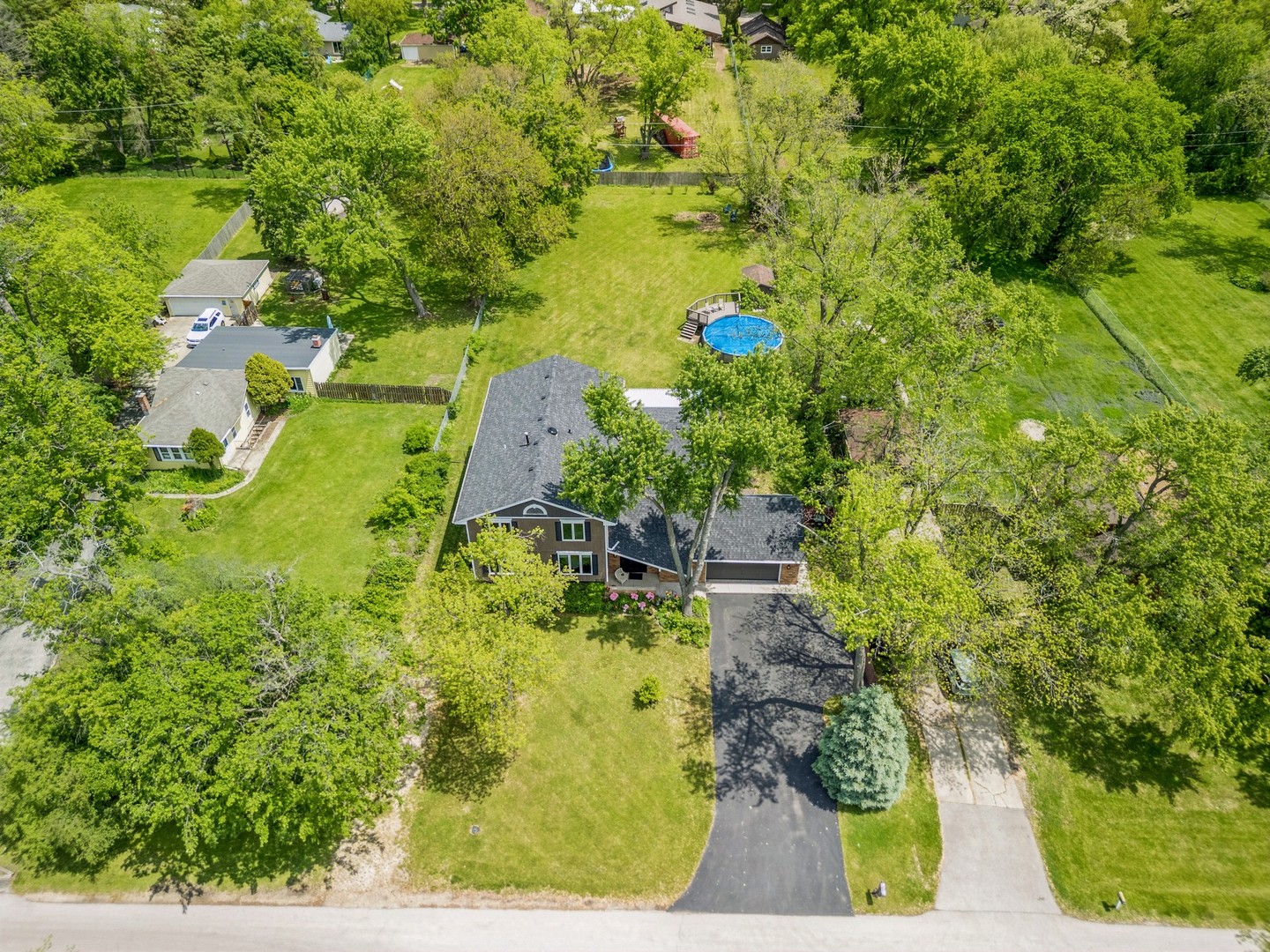 5873 Walnut Avenue, Downers Grove, IL 60516