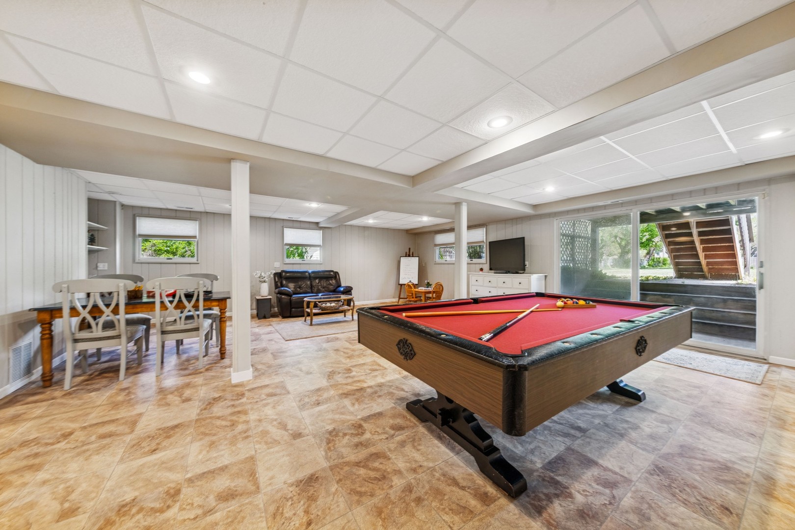 5873 Walnut Avenue, Downers Grove, IL 60516