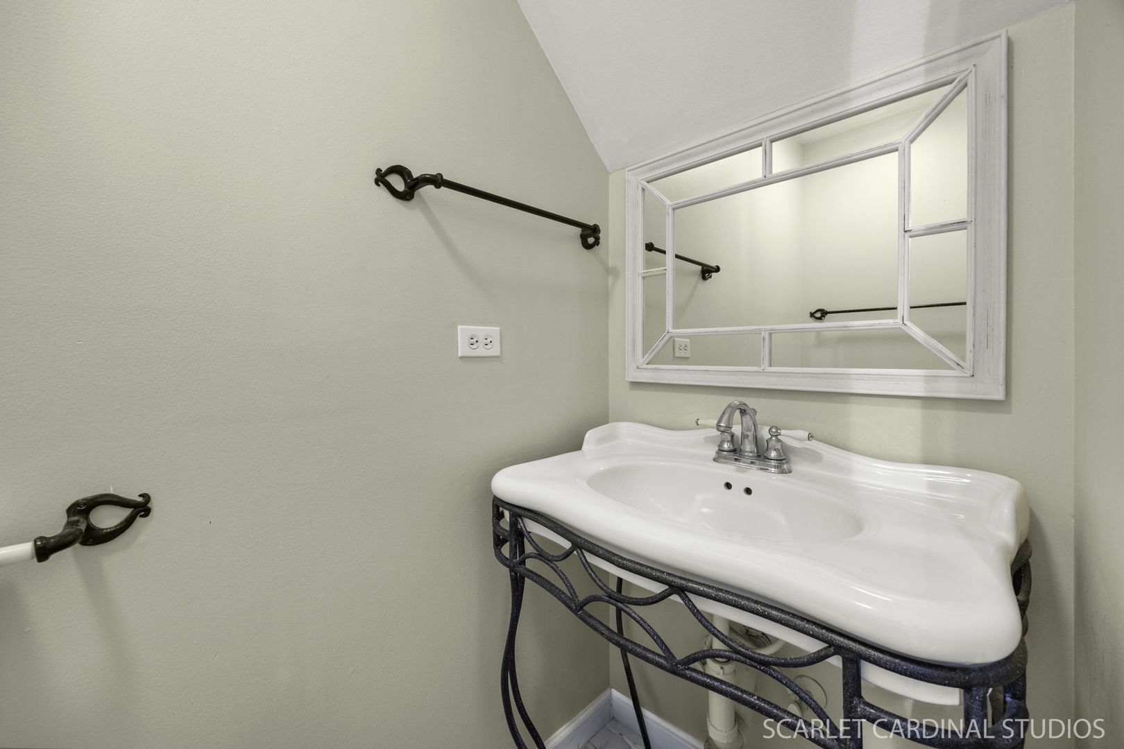1356 S Lorraine Road #E, Wheaton, IL 60189
