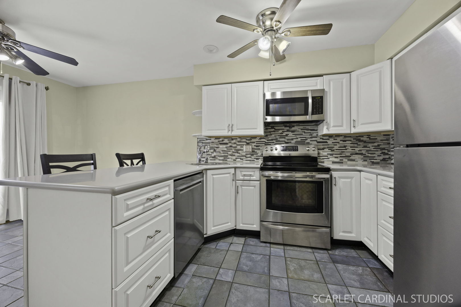 1356 S Lorraine Road #E, Wheaton, IL 60189
