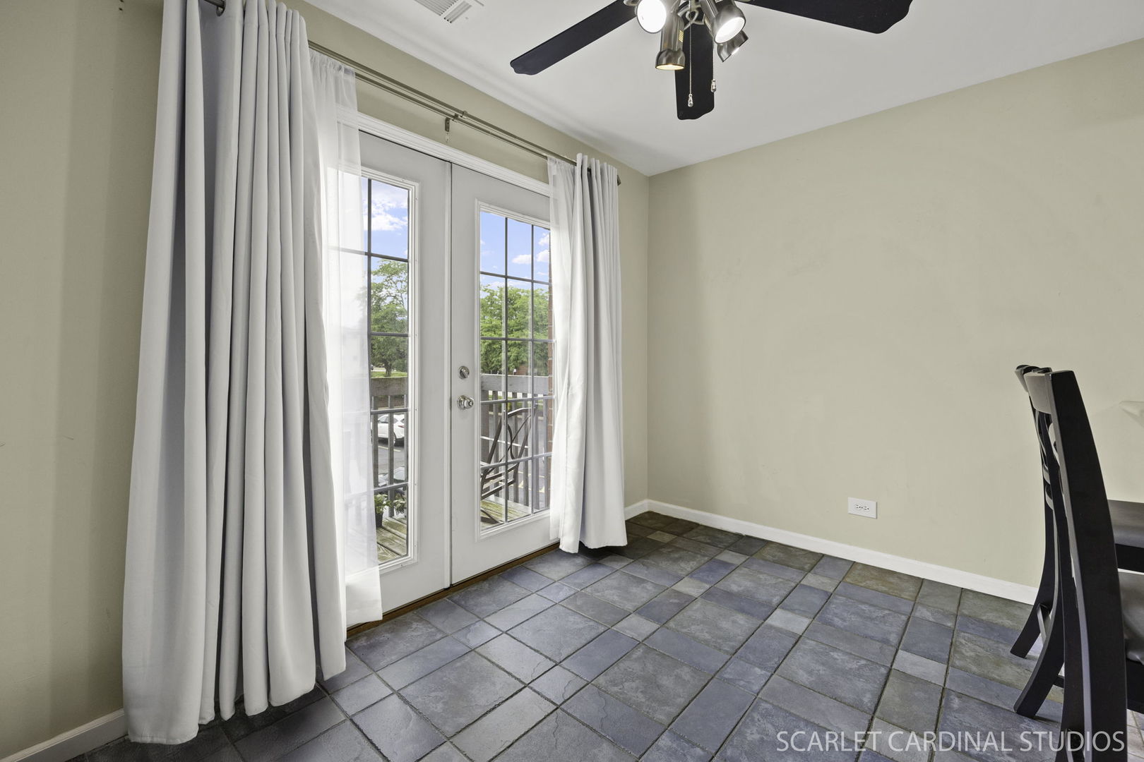 1356 S Lorraine Road #E, Wheaton, IL 60189