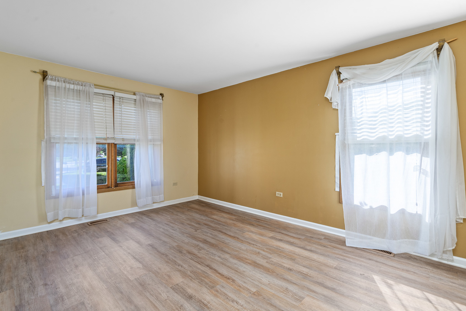 7 Red Bud Court, Bolingbrook, IL 60490