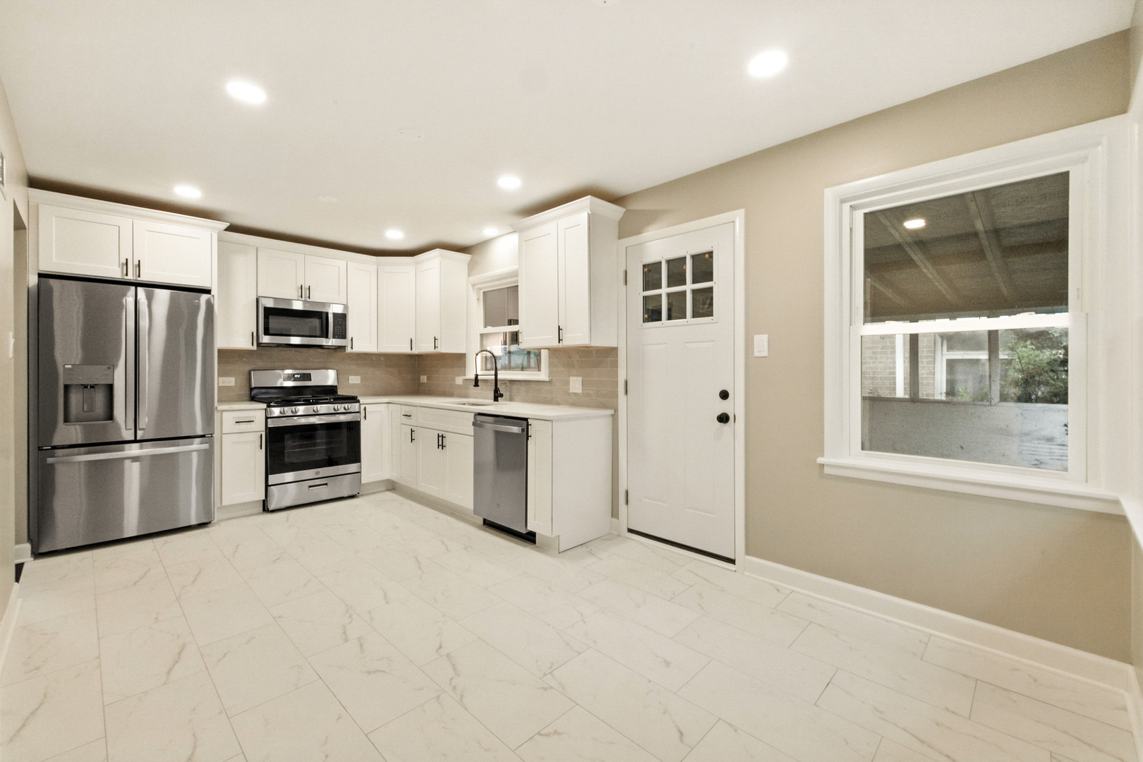 4506 W 77th Place, Chicago, IL 60652