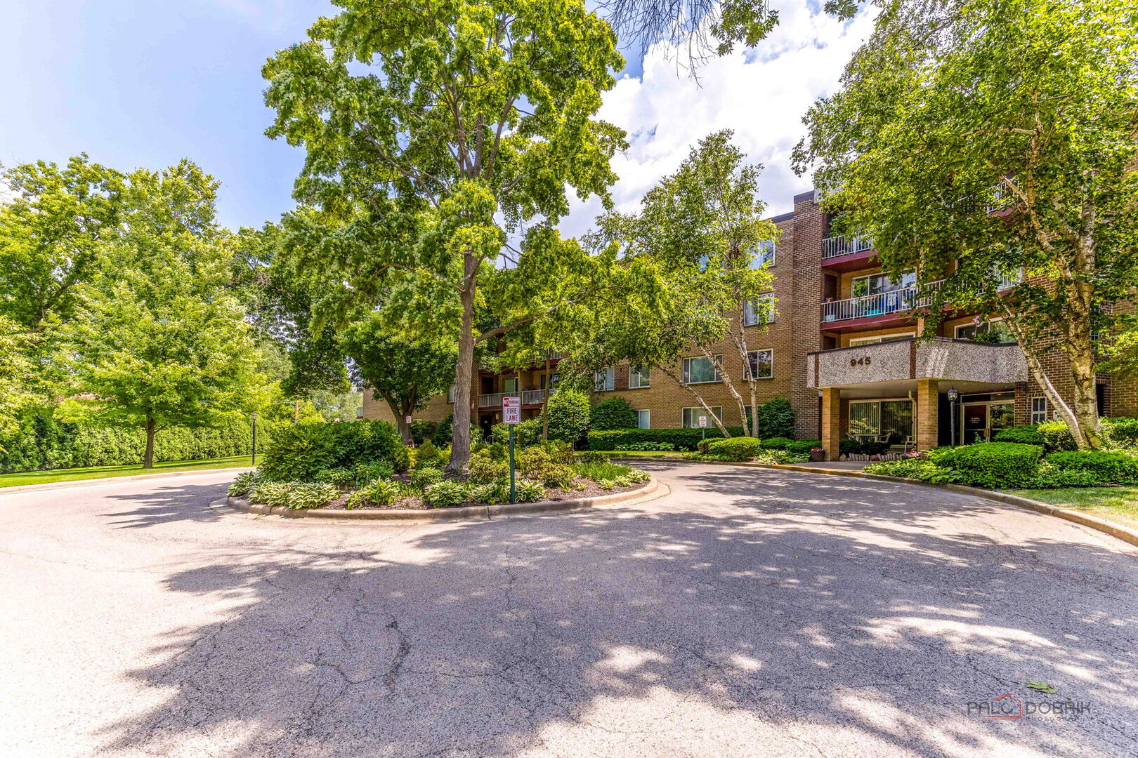 945 E KENILWORTH Avenue #120, Palatine, IL 60074