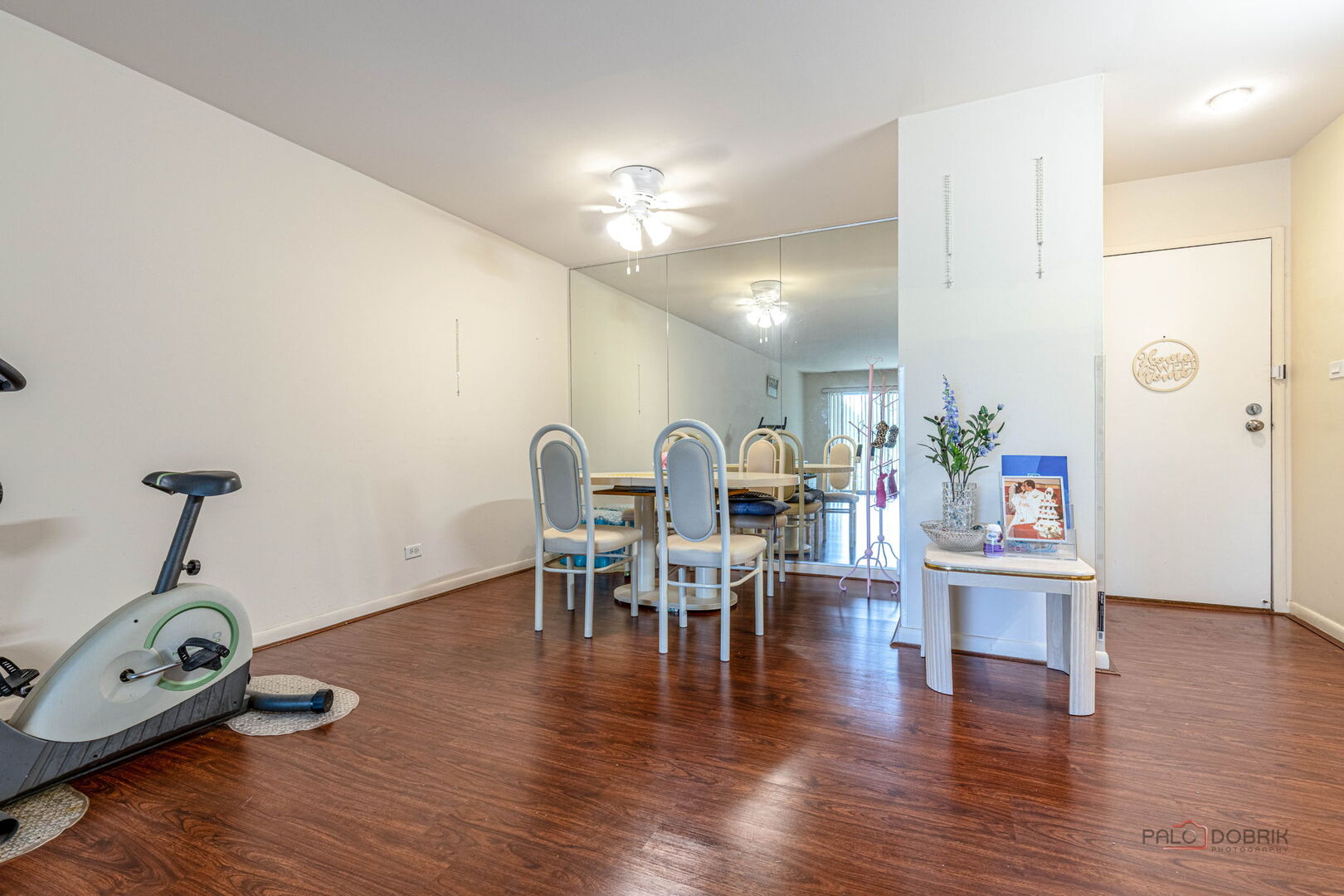945 E KENILWORTH Avenue #120, Palatine, IL 60074