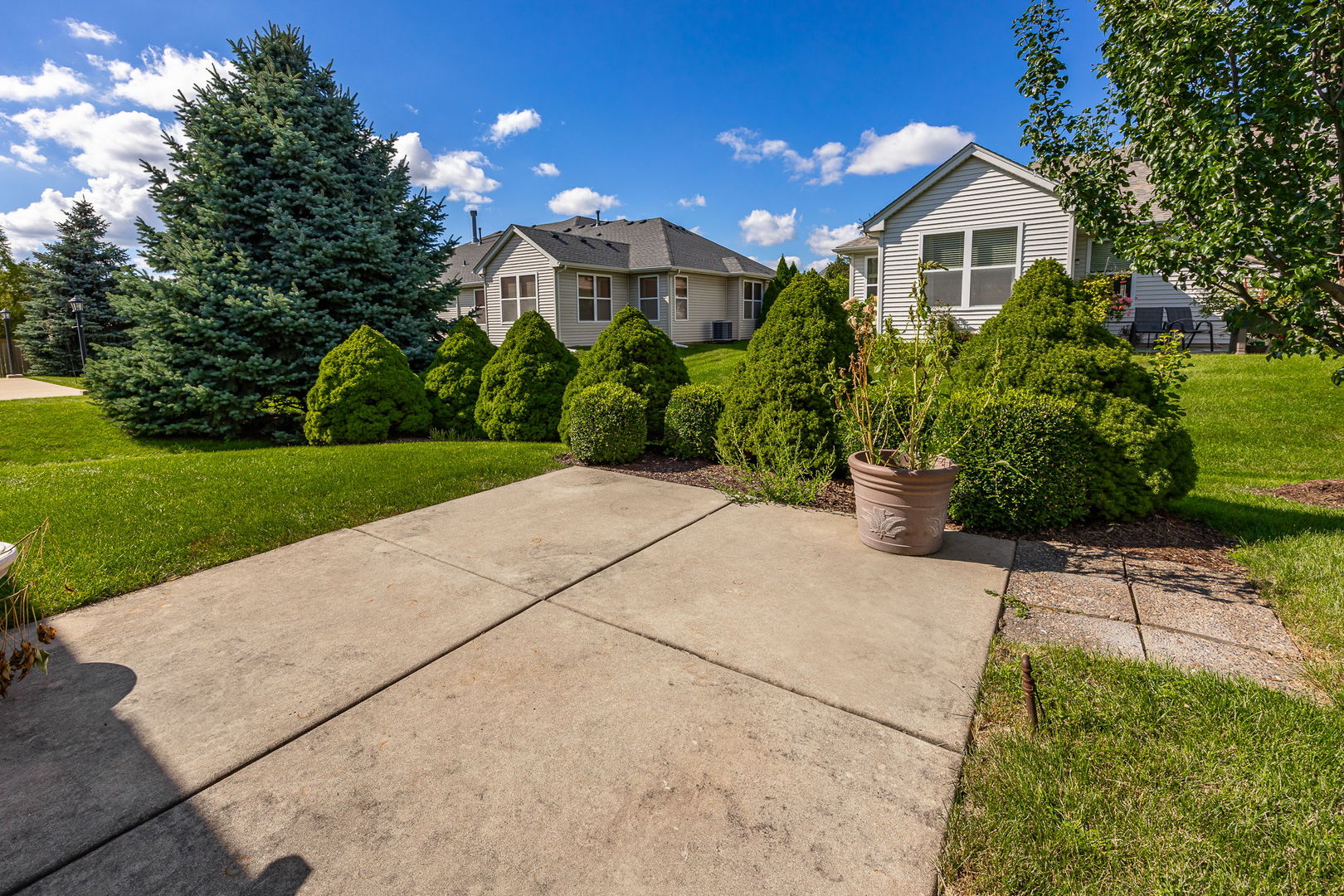 709 Bohannon Circle, Oswego, IL 60543