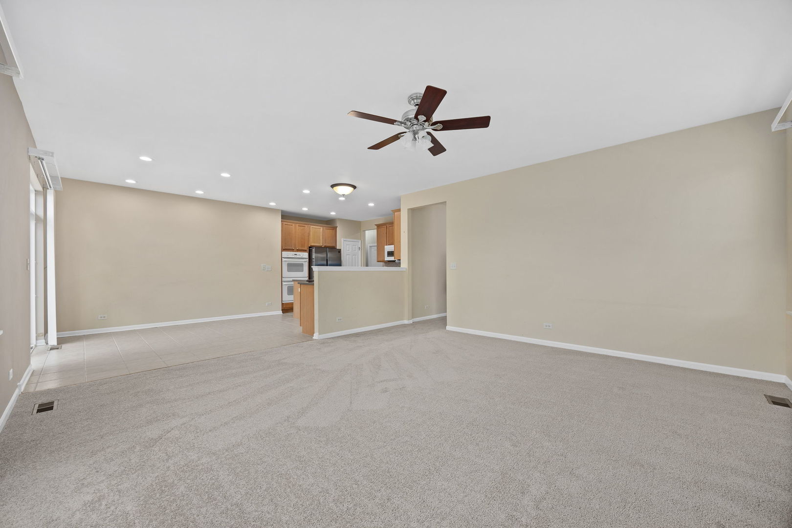 709 Bohannon Circle, Oswego, IL 60543
