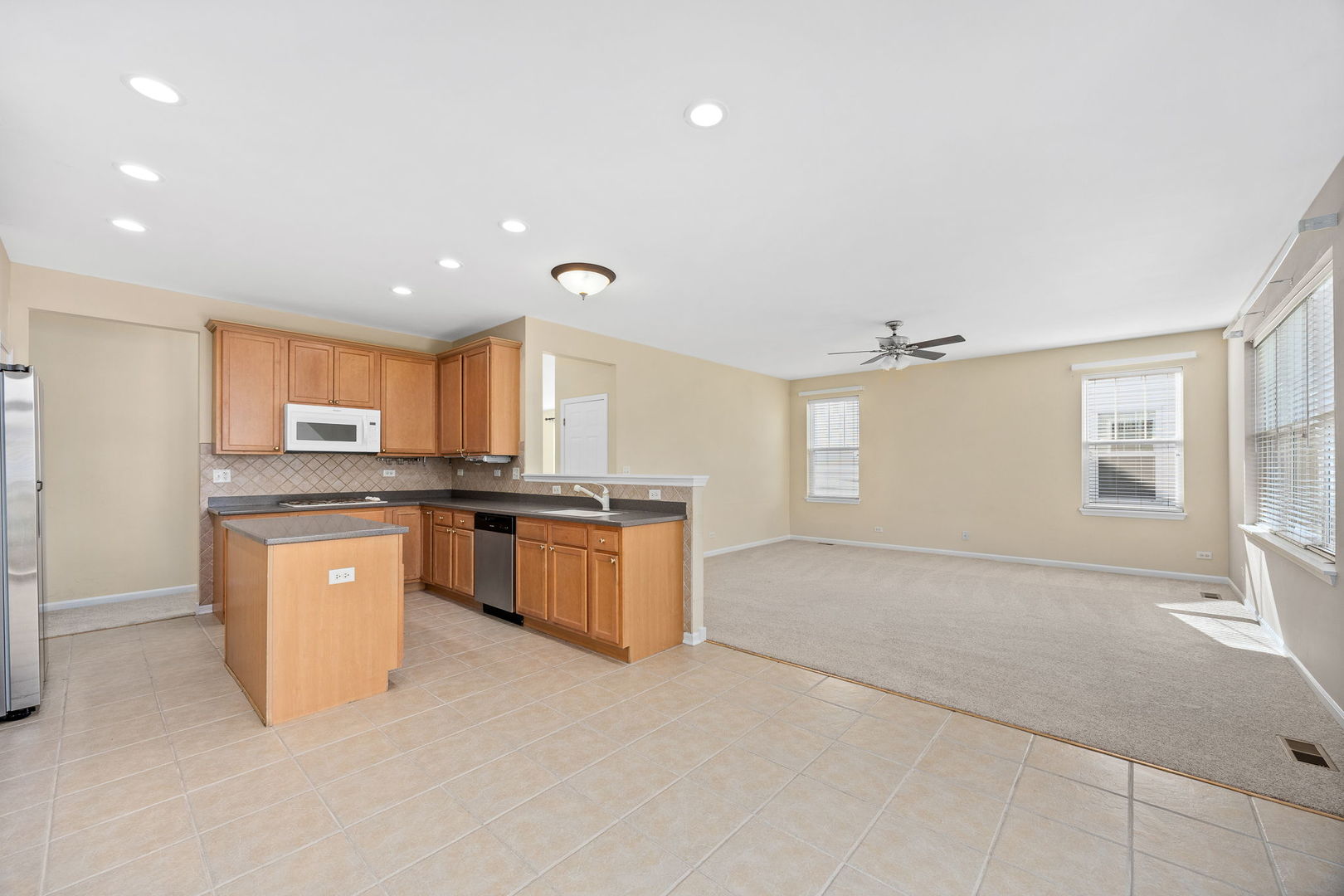 709 Bohannon Circle, Oswego, IL 60543