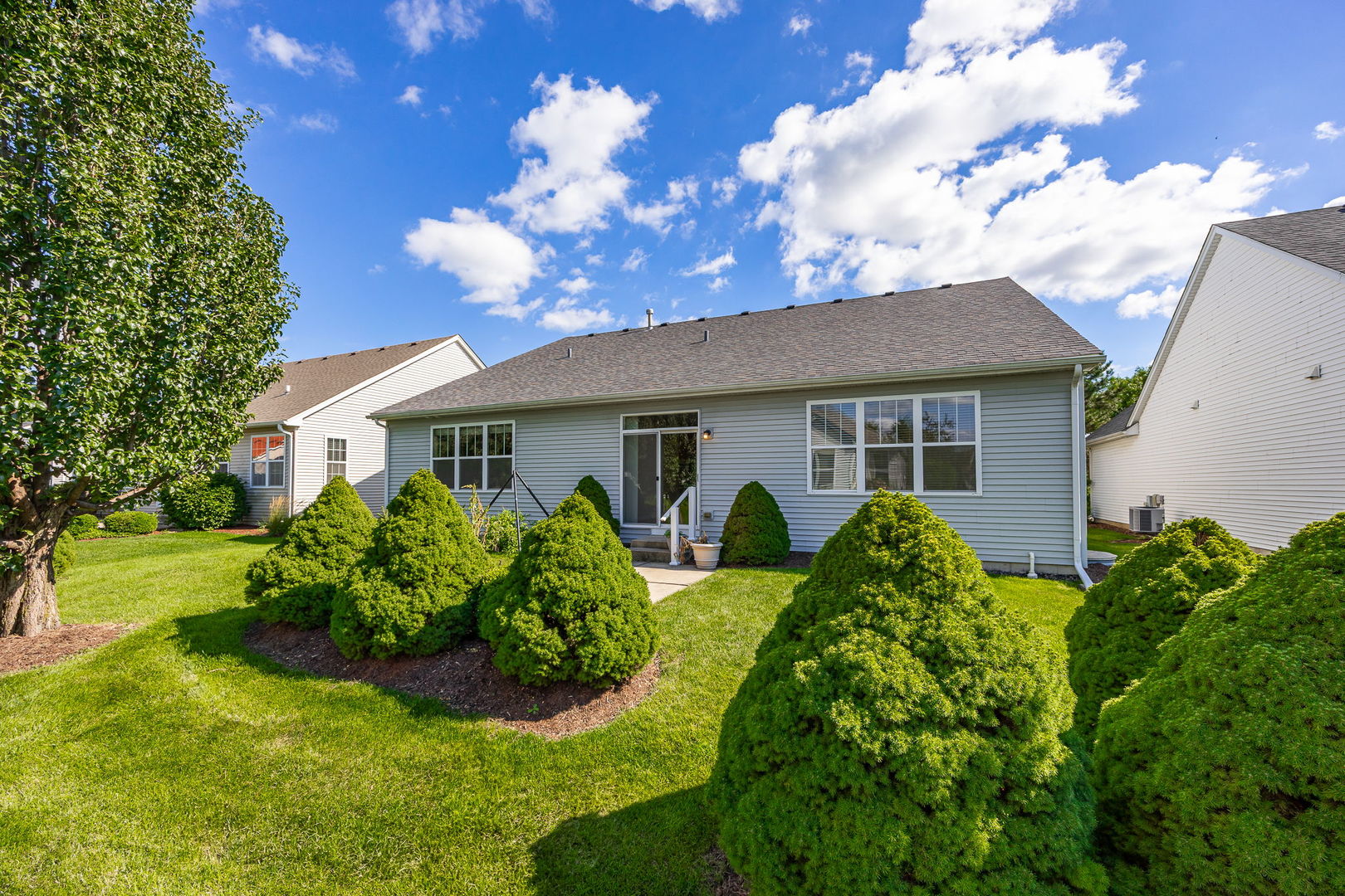 709 Bohannon Circle, Oswego, IL 60543