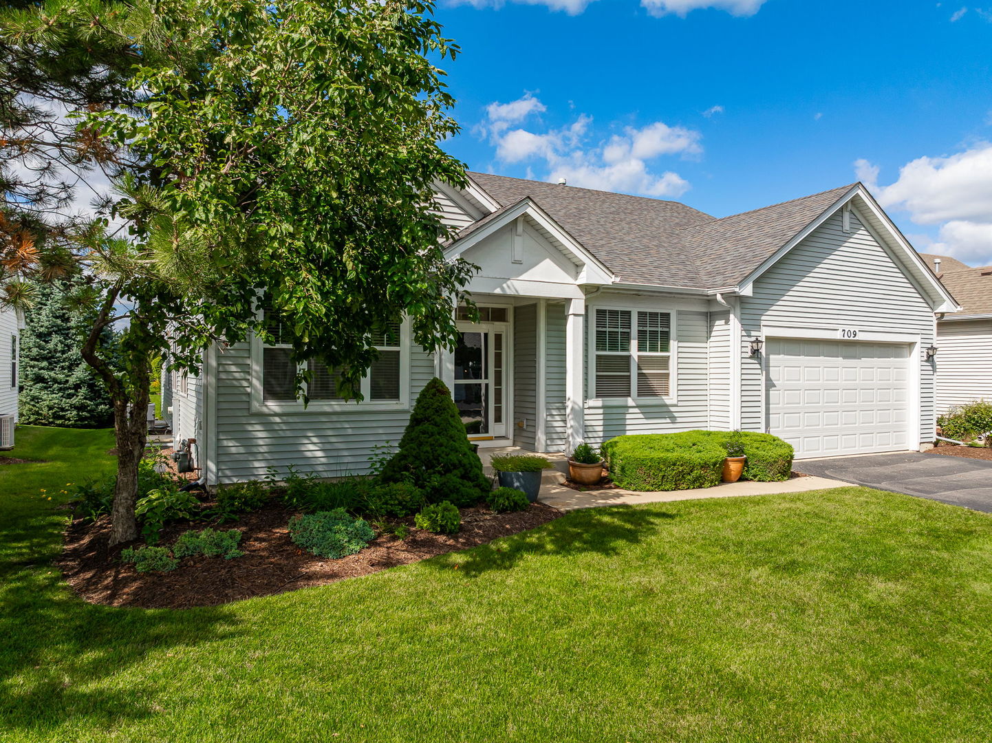 709 Bohannon Circle, Oswego, IL 60543