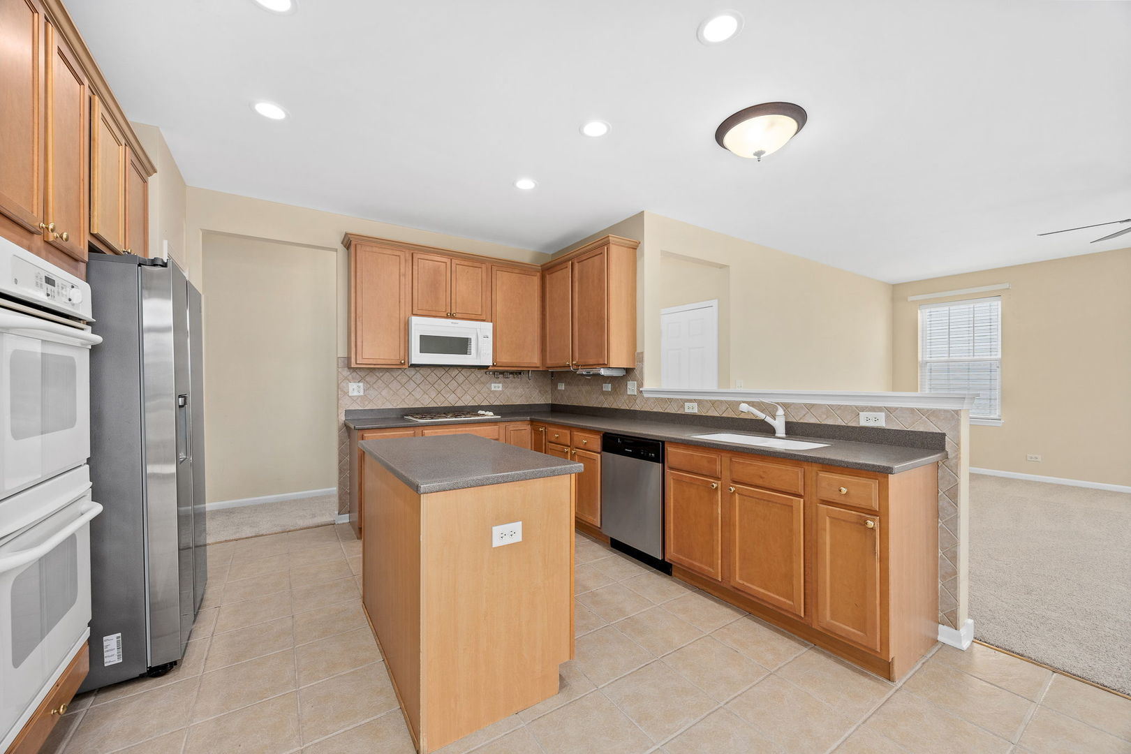 709 Bohannon Circle, Oswego, IL 60543