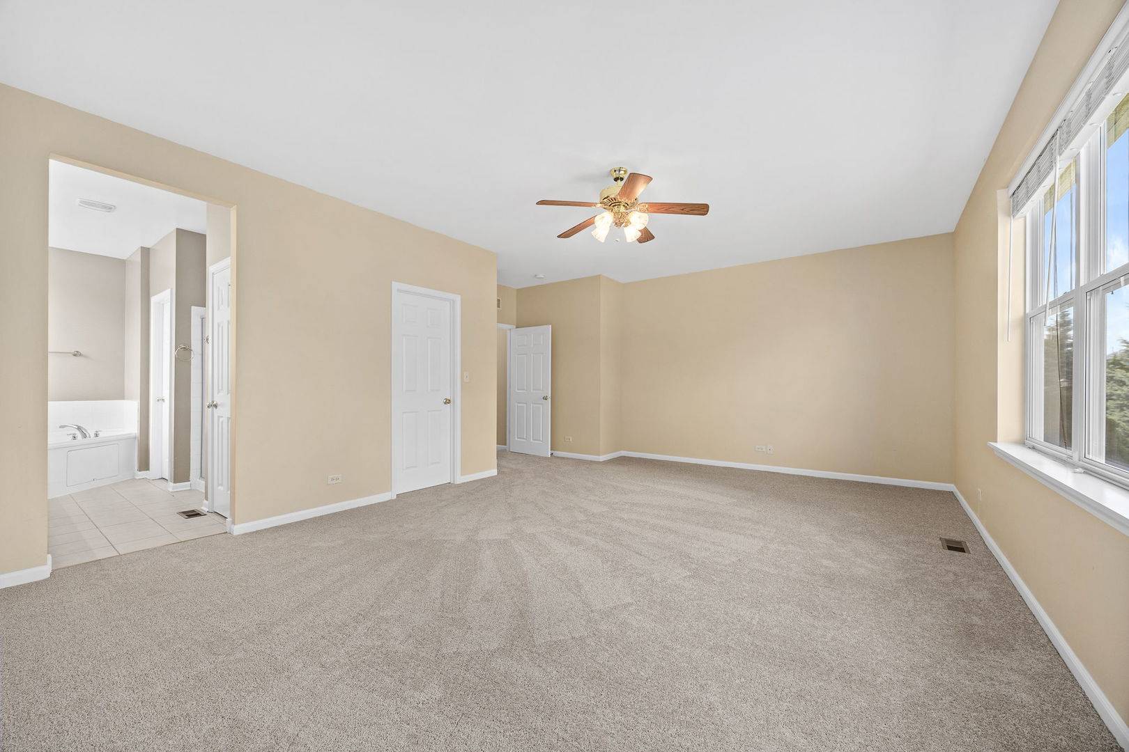709 Bohannon Circle, Oswego, IL 60543