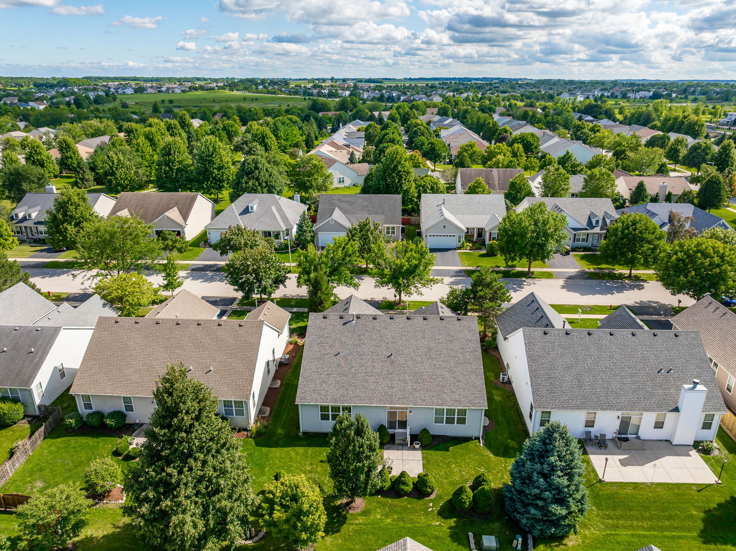 709 Bohannon Circle, Oswego, IL 60543
