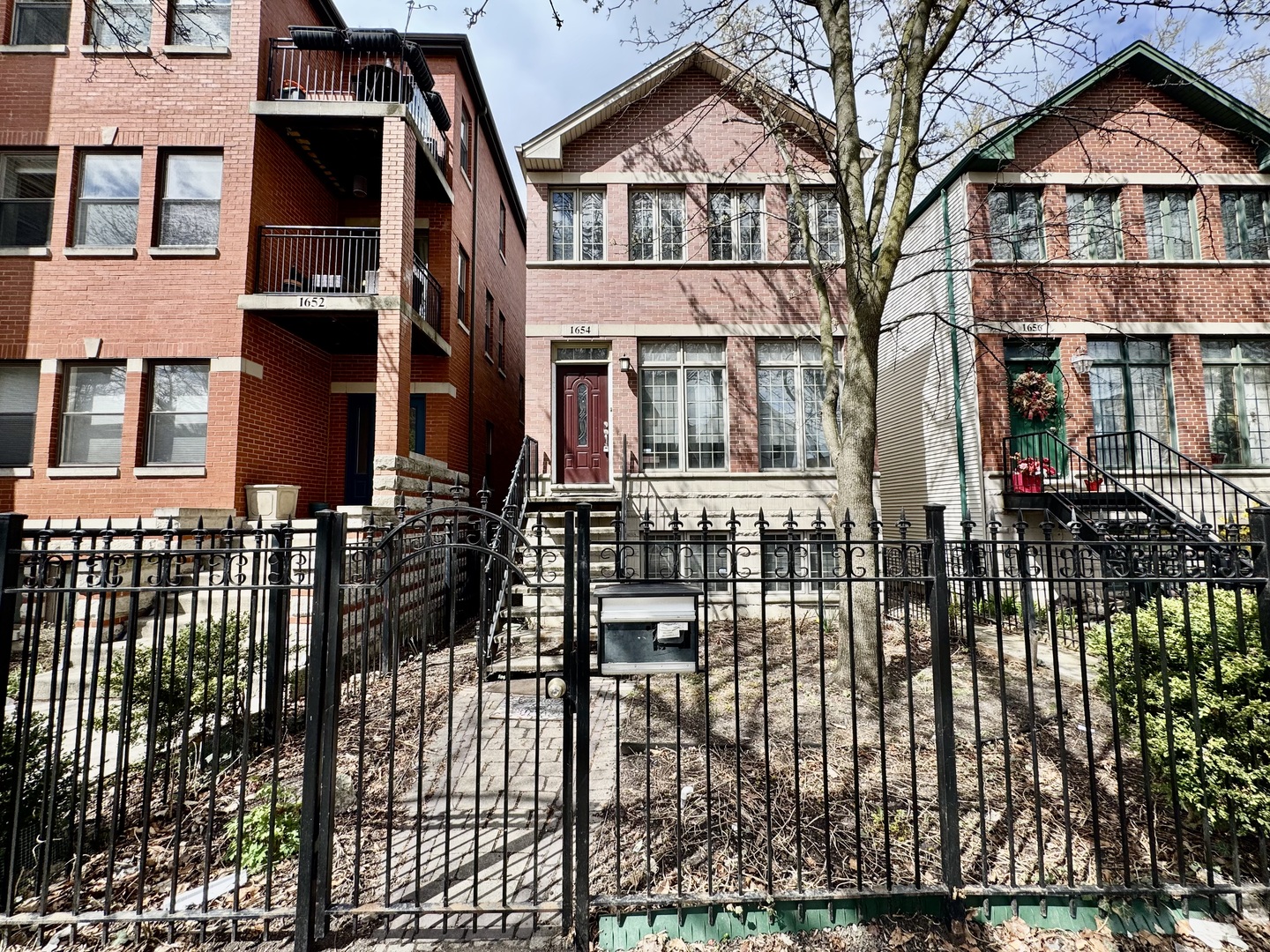 1654 N FAIRFIELD Avenue, Chicago, IL 60647