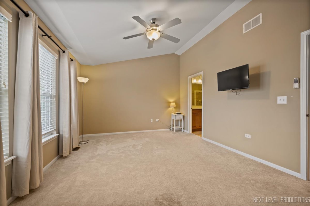 2903 Saganashkee Lane, Naperville, IL 60564