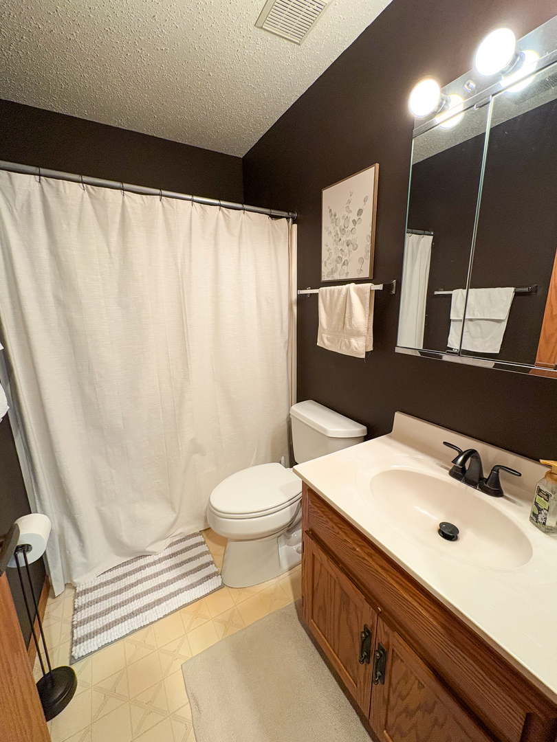 935 E Division Street #2D, Lockport, IL 60441