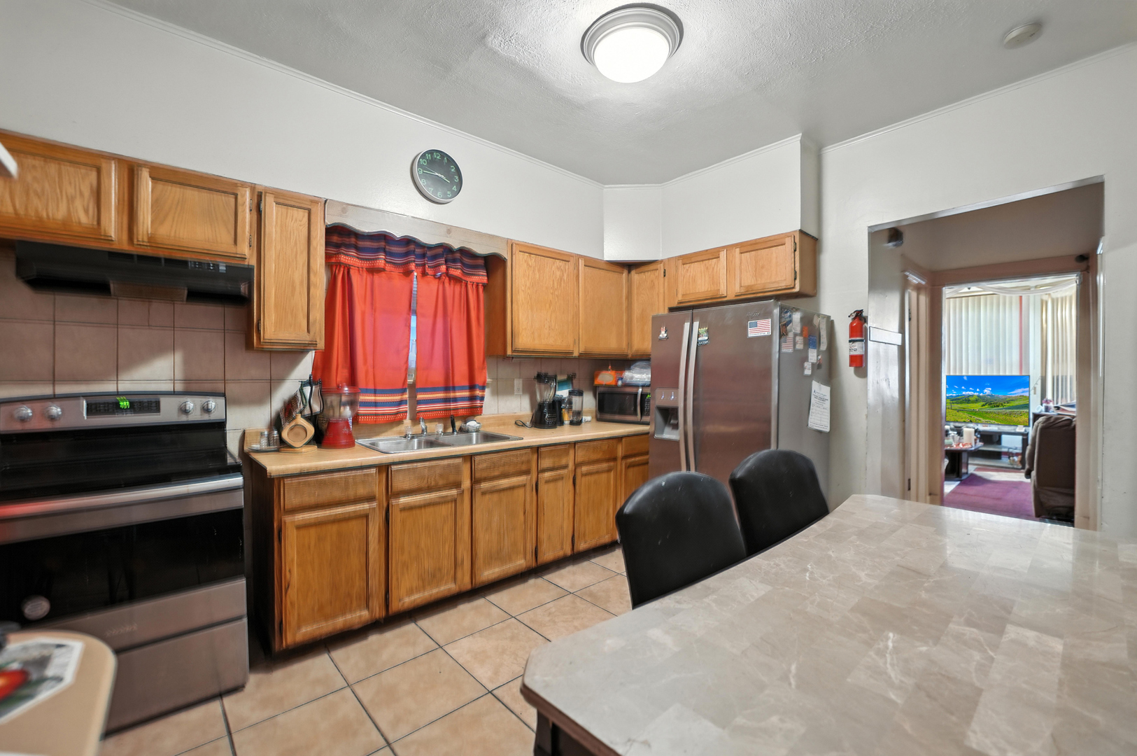 4834 W Potomac Avenue, Chicago, IL 60651