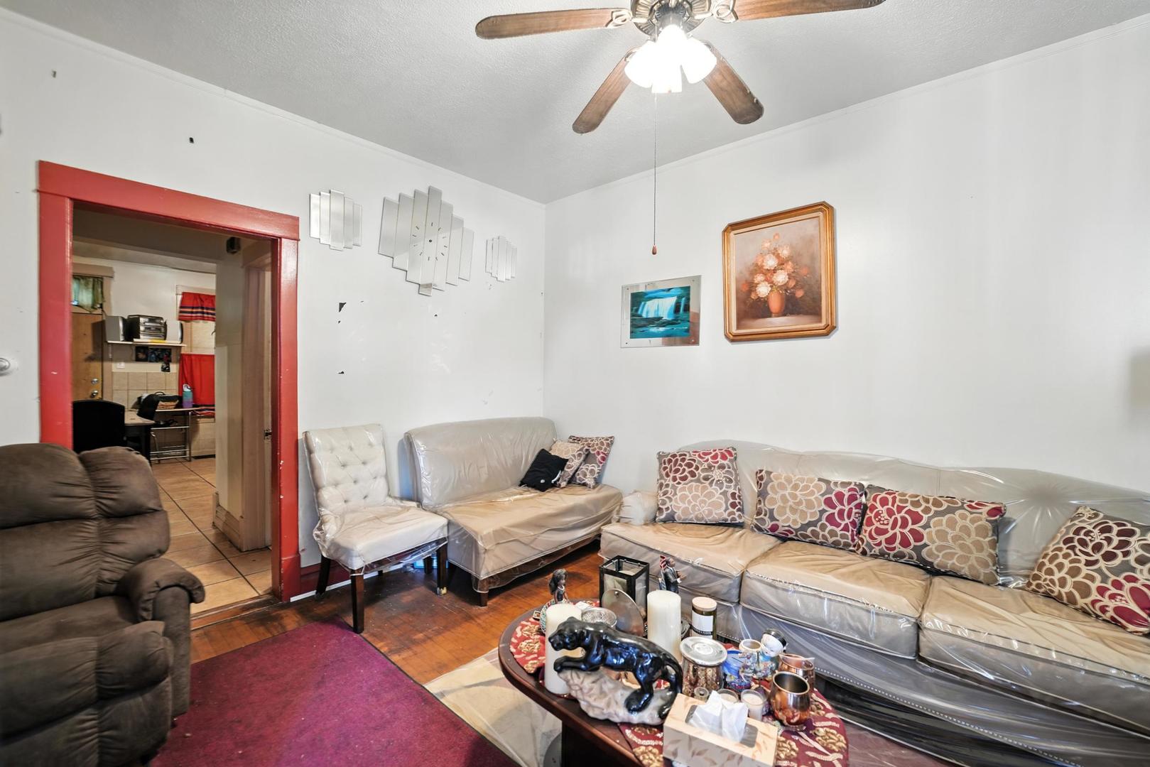 4834 W Potomac Avenue, Chicago, IL 60651