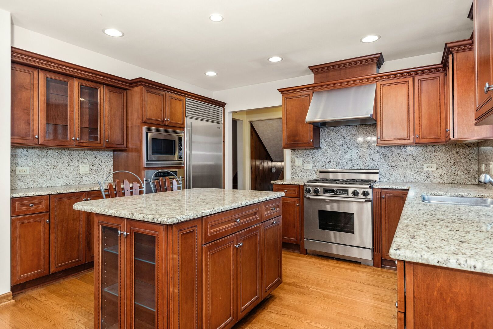 815 Santa Maria Drive, Naperville, IL 60540