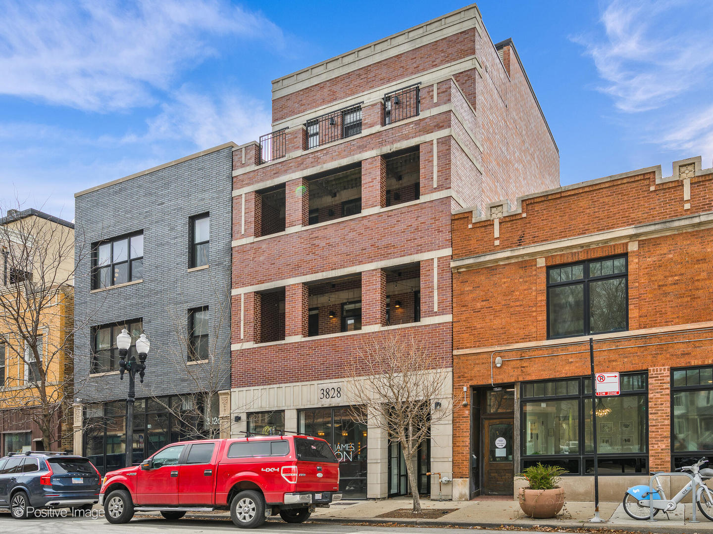 3828 N Lincoln Avenue #2, Chicago, IL 60613