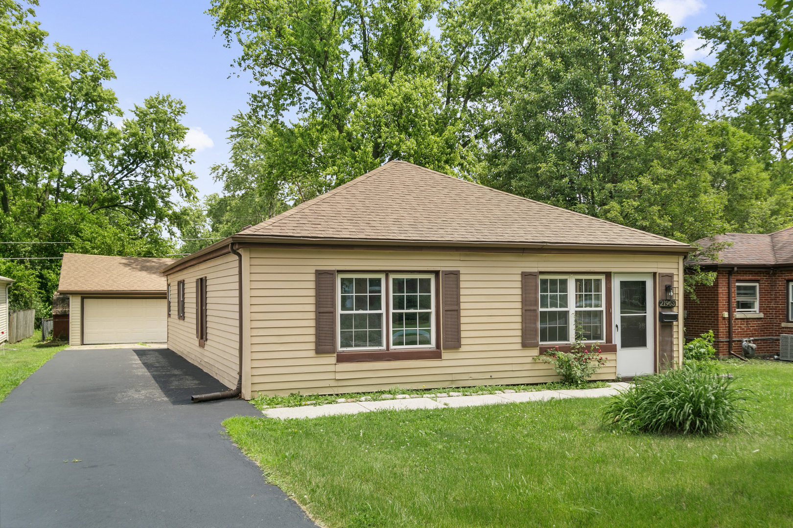 21963 Millard Avenue, Richton Park, IL 60471