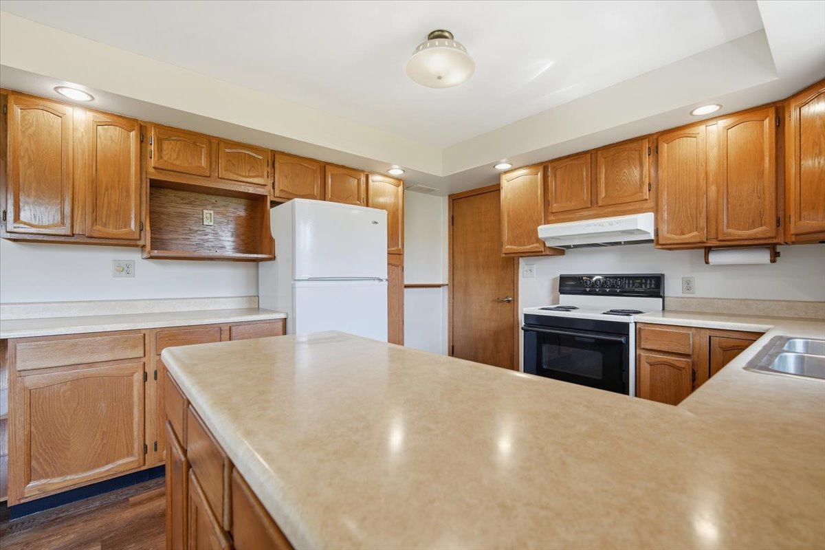 509 W Smith Street, Roanoke, IL 61561