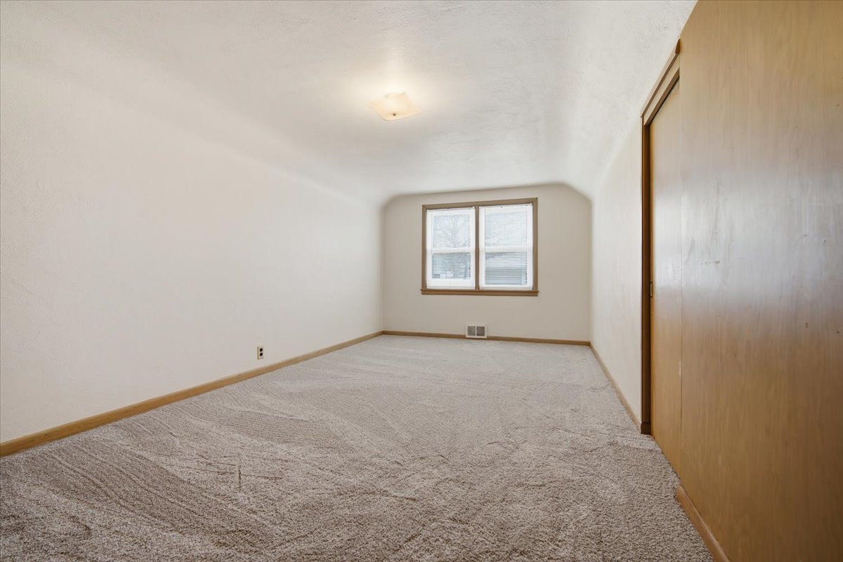 509 W Smith Street, Roanoke, IL 61561