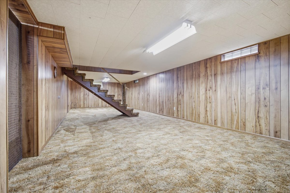 509 W Smith Street, Roanoke, IL 61561