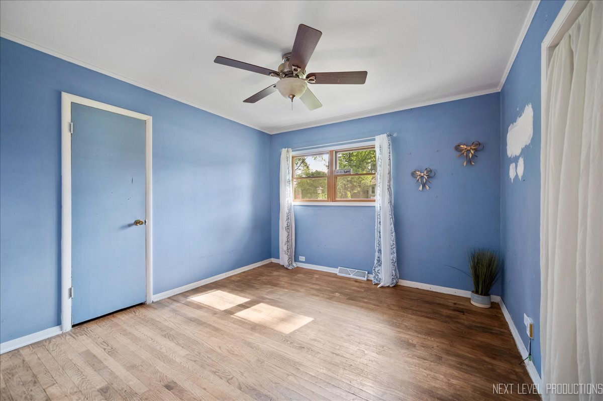 2N080 Clarendon Avenue, Lombard, IL 60148